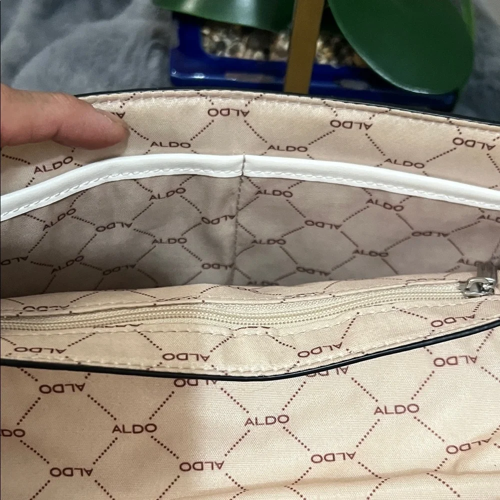 Aldo White Chevron Shoulder Bag with Tassel GUC retail $40 - Picture 7 of 12